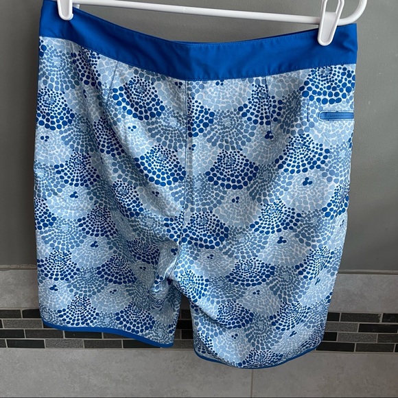 Vineyard Vines 🐳 Boardshorts - Picture 3 of 4